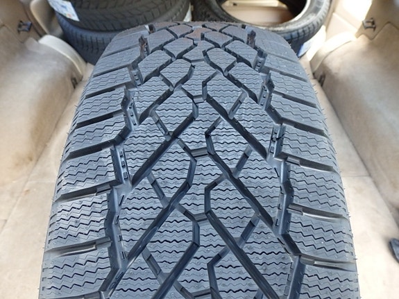 Uudet Linglong 205/60R16 kitkarenkaat rahteineen