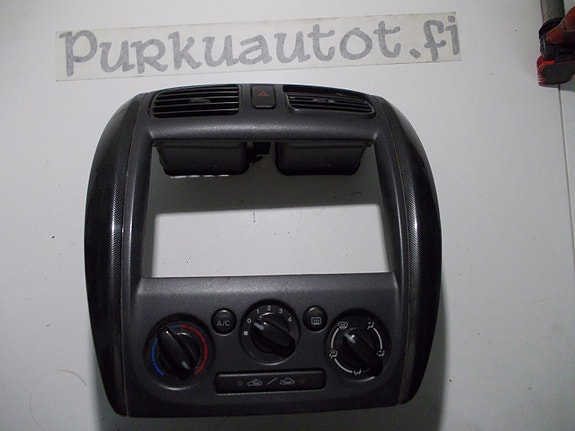 Mazda 323f 2000 lämpötilan säätimet