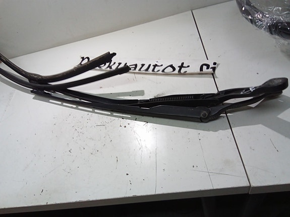 Citroen c4 tuulilasin pyyhkimen varret 2005