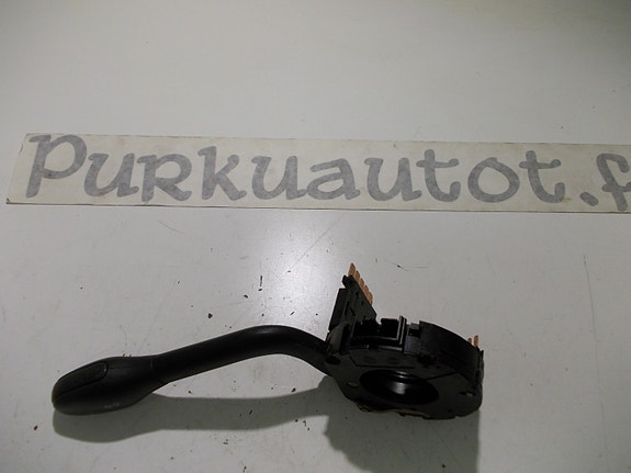 Vw polo monitoimikatkaisin vilkut 2000