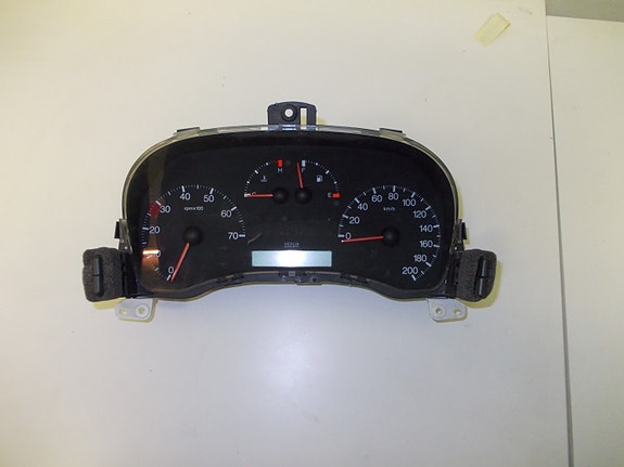 Fiat punto 1,2 mittaristo täydellinen