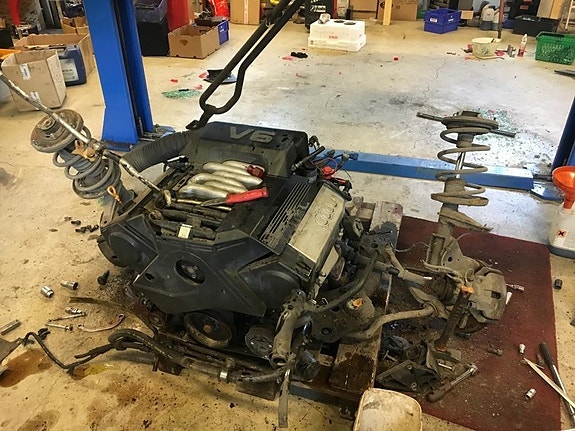 Audi 100 v6 tekniikka automaattiaskilla
