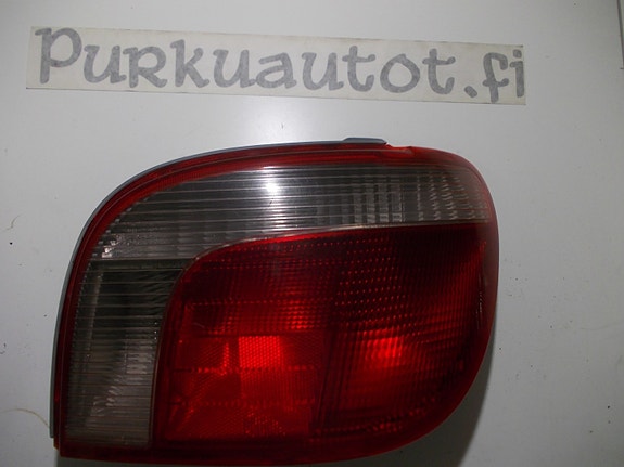 Toyota yaris takavalo oikea 2001