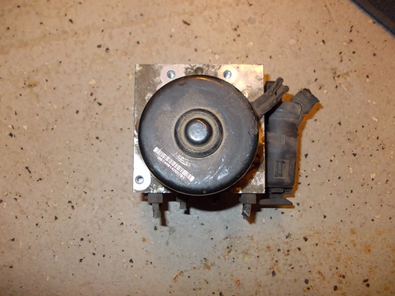 Audi a3 2000 abs hydraulipumppu