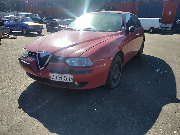 Alfa Romeo 156 bensiini manuaali