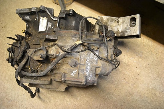 Volvo V70 -02 D5 automaatti laatikko