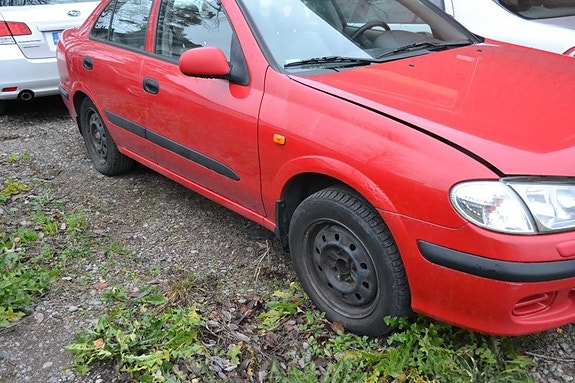 Nissan Almera -01 1.5 varaosia