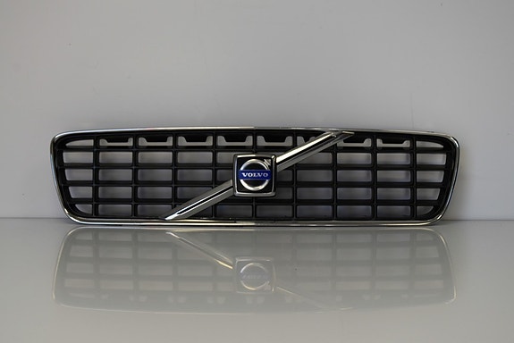 Volvo S60 -04 etusäleikkö
