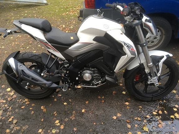 Keeway RKF 125 2021 osia