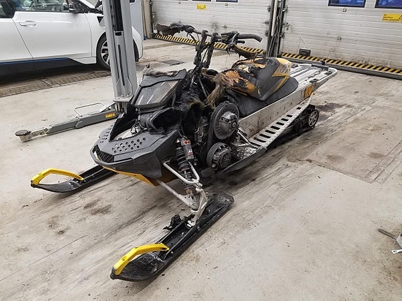 SKI-DOO MXZ 800R X 2007 osia