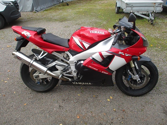 Yamaha YZF R1 2001 osia