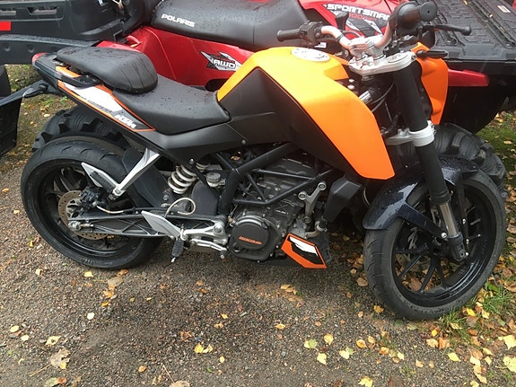 KTM Duke 125 2011 osia
