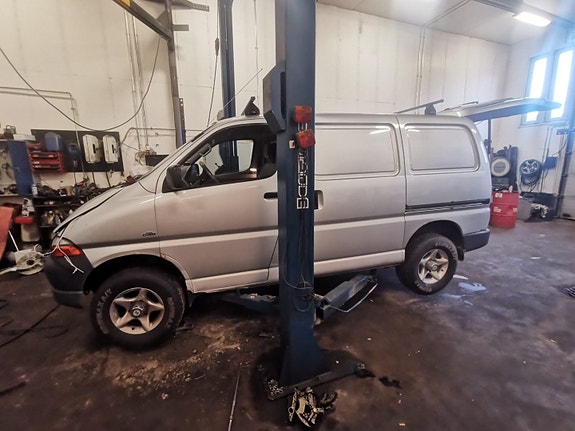 Toyota hiaceja osina