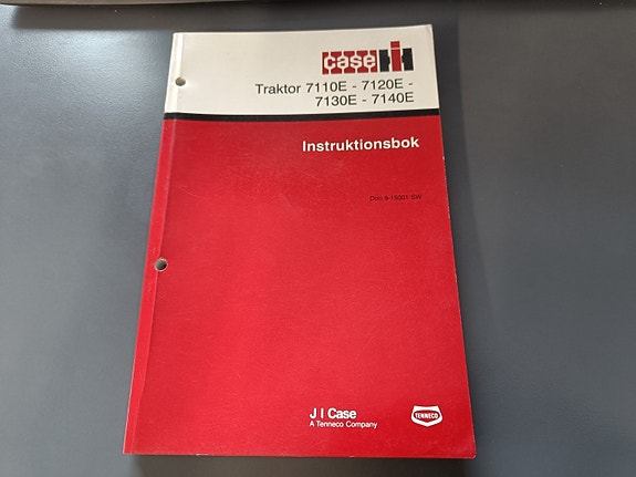 Case 7110E, 7120E, 7130E ja 7140E traktorin ohjekirja, ruotsinkielinen