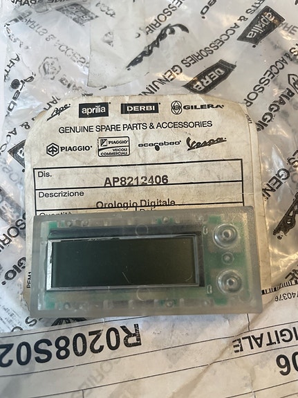 Aprilia Piaggio digitaalinen kello 8212406
