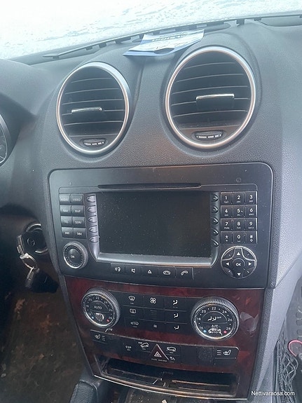 Mercedes ML W164 Command Soitin