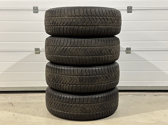 4kpl hyvät Pirelli kitkarenkaat 235/65-17