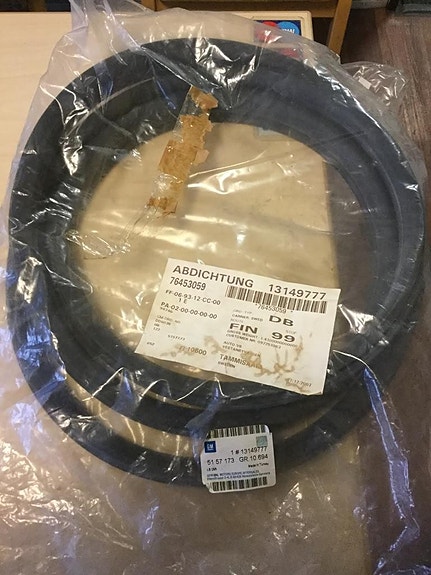 13149777 Takaoven tiiviste Opel Vectra C Caravan