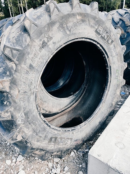 Käytetty rengas 620/70R42 BKT Agrimax RT 765