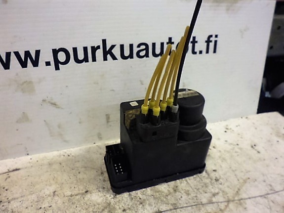 Mb c-sarja Keskuslukituksen alipainepumppu 1998