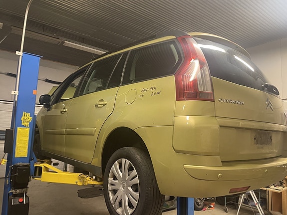 Citroen c4 picasso varaosina 2007 1.6HDI aut