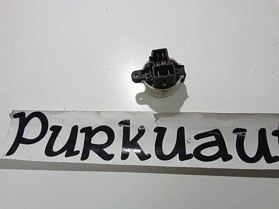 Mazda 323 f virtalukonpohja 2000
