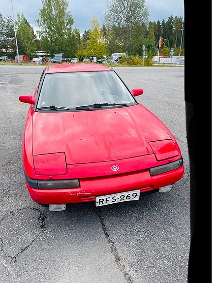 Mazda 323f 1.6 -92 etuvalot ja konepelti