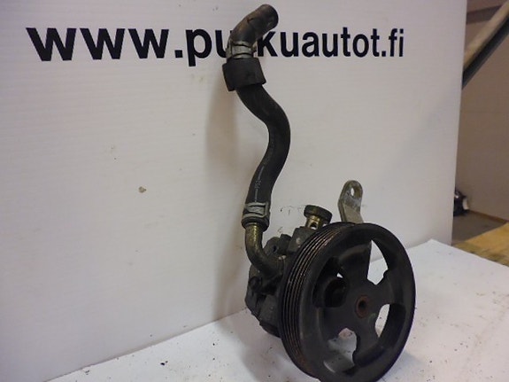 Nissan z350 Ohjaustehostin pumppu 2004
