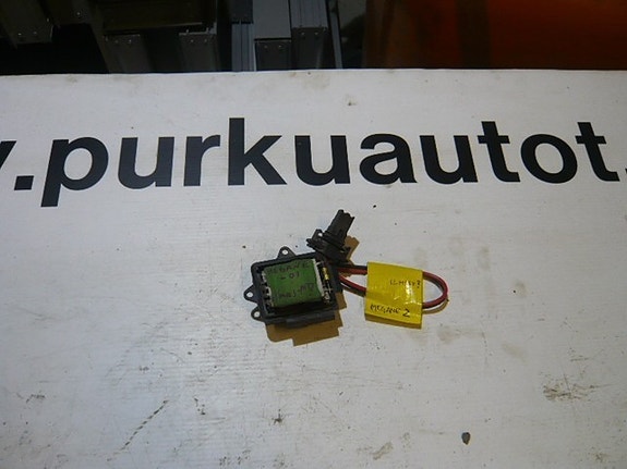 Renault megane Lämmityslaitteen vastus 2001