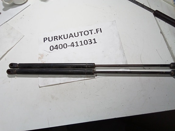Ford focus takaluukun kaasujouset 2002