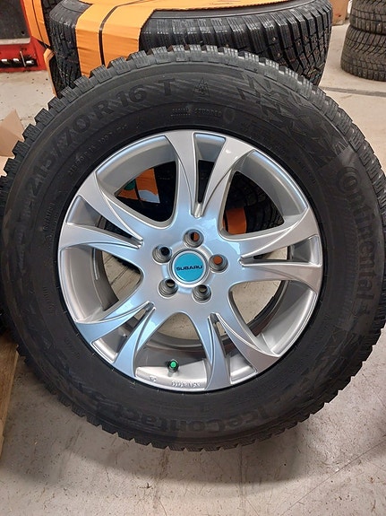 Subaru Forrester 16" + 215/70R16 Conti ice3