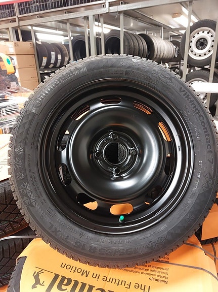 Peugeot 208 pelti + 195/55R16 Continental kitka