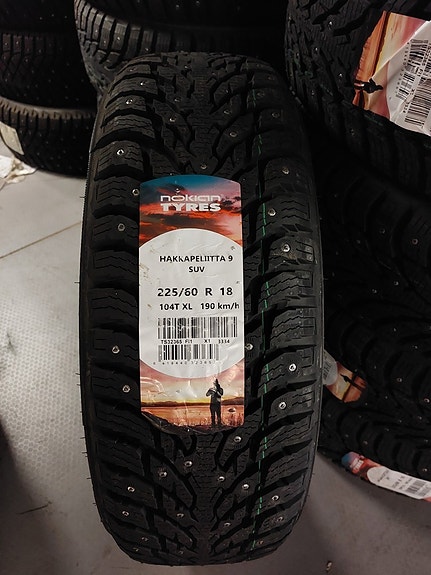 225/60R18 Nokian Hkpl 9