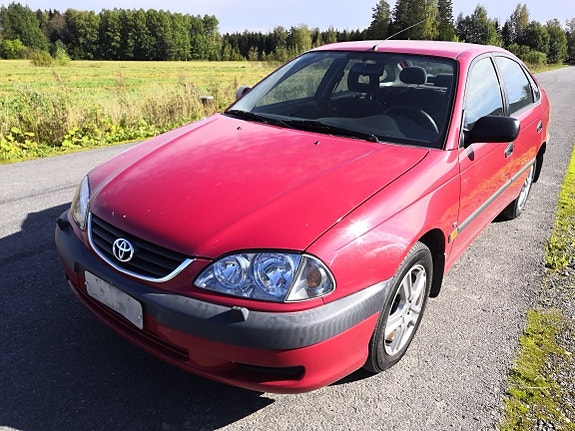 Toyota Avensis LB 1.8 VVTi -01
