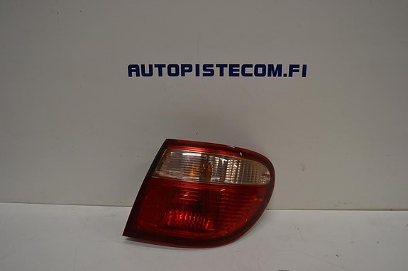 Nissan Almera -01 sedan takavalo