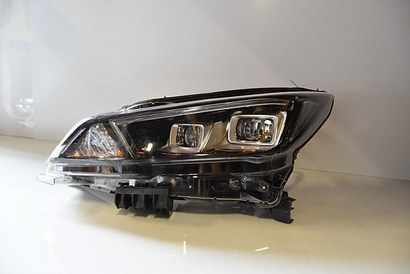 Nissan Leaf 18- ajovalo vasen