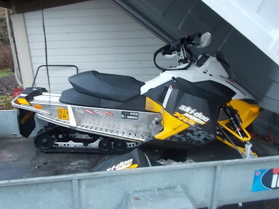 Ski Doo MXZ 600 XRS 2010 osia