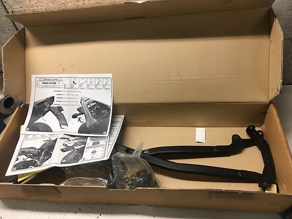 Givi Monokey or Monolock Top Case Rear Rack Honda CB 1000 R
