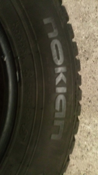 1x 195/65R15 Nokian HKPL 8 talvirenkaat