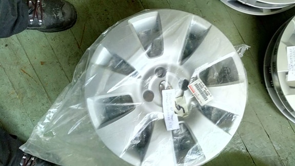 Toyota pölykapseleita 16" osa 2