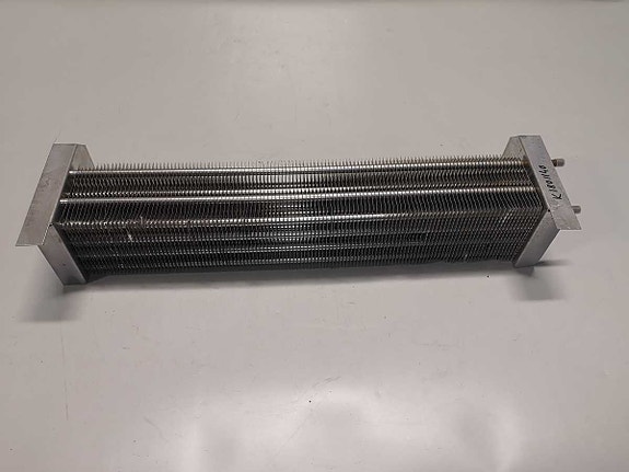 Lauhdutin 66x13x19 cm