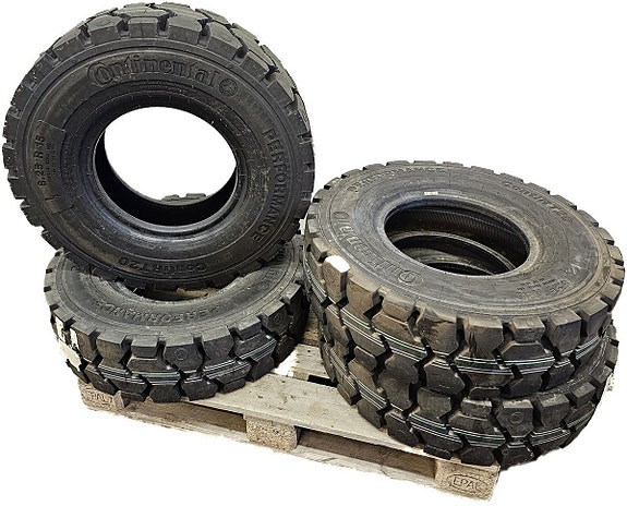 Renkaat Continental 8,25R15