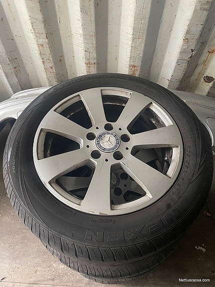 Mercedes C w204 vm.08 alta hyvät kesärenkaat 16" aluvanteilla.