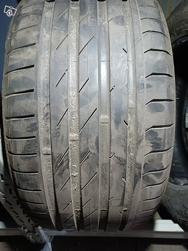 225/35R18 94Y nokian käytetty kesärengas Q59