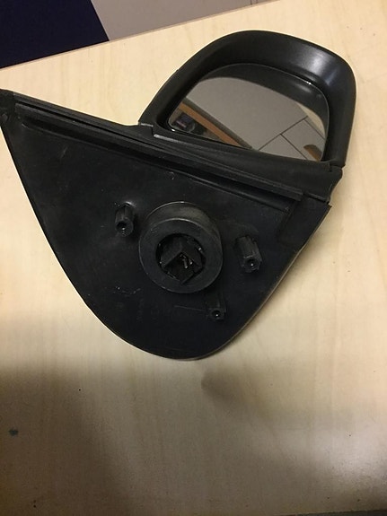 Sivupeili oik.90483994 Opel Tigra A