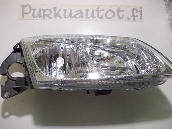 Nissan almera 2001 ajovalo oikea n16