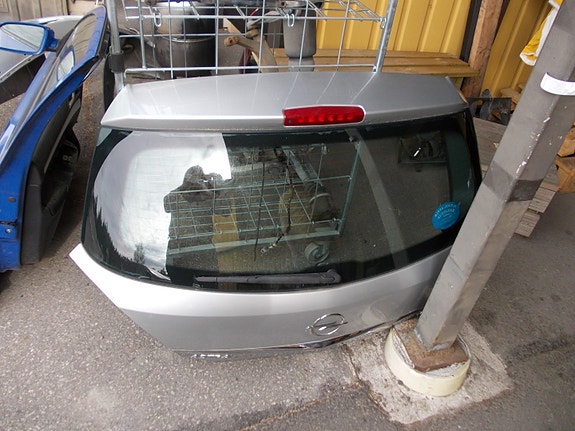 Opel astra h takaluukku 2007