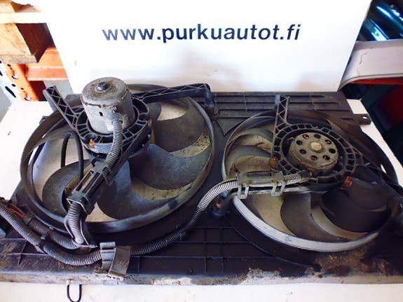 Audi a3 jäähdyttimen tuuletin sähkö 1997