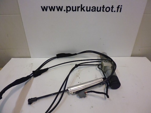 Volvo v70 Takaluukun avausmoottori 2008