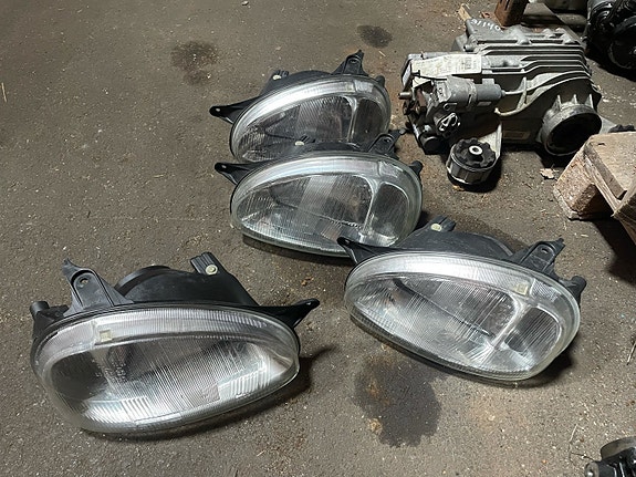 Opel corsa B uudet ajovalot